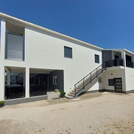 Apartmani Karla Paklenica Starigrad Paklenica Εξωτερικό φωτογραφία