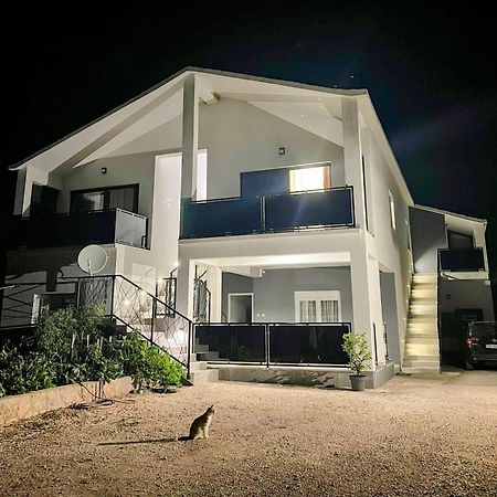 Apartmani Karla Paklenica Starigrad Paklenica Εξωτερικό φωτογραφία