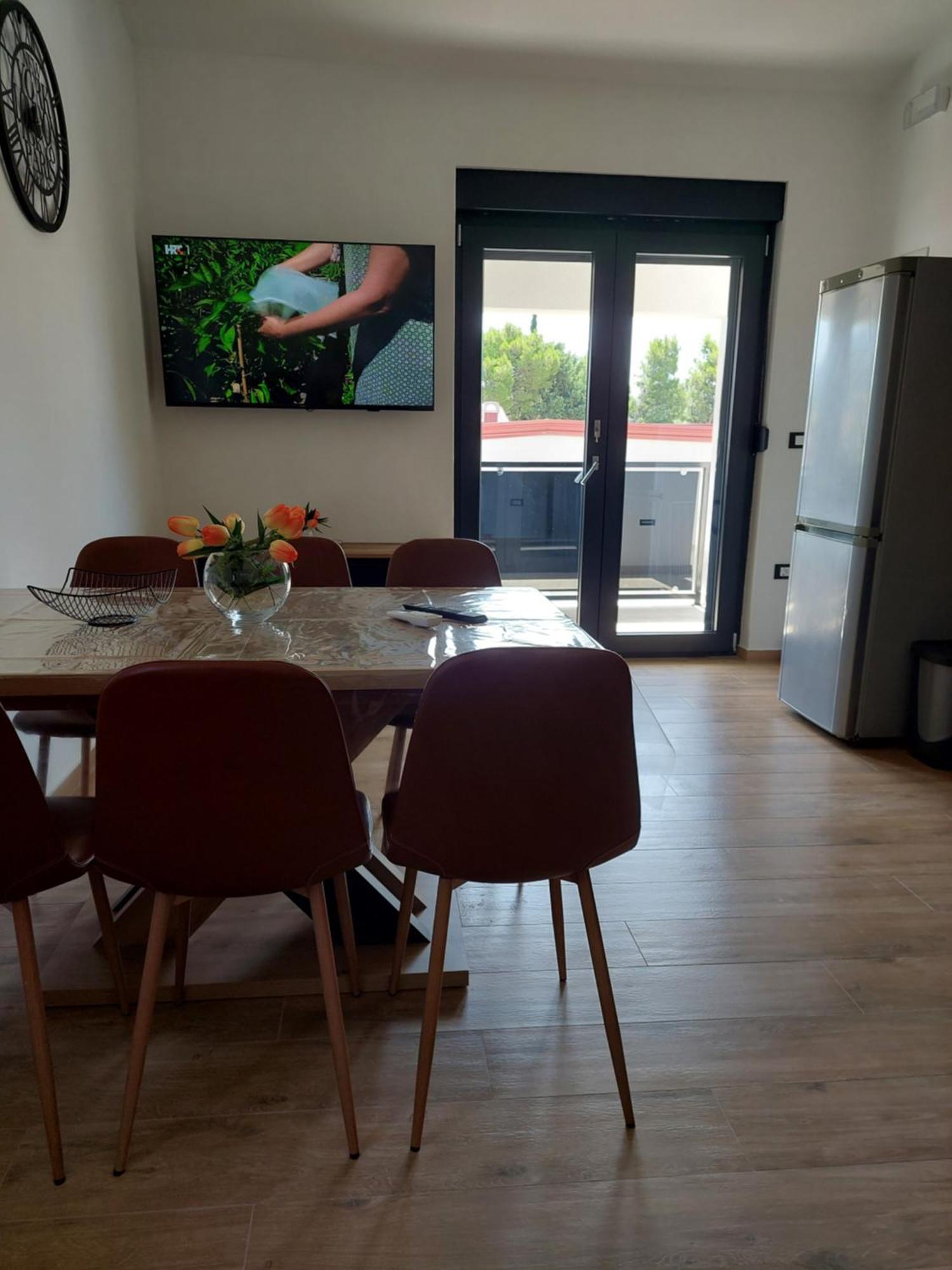 Apartmani Karla Paklenica Starigrad Paklenica Εξωτερικό φωτογραφία