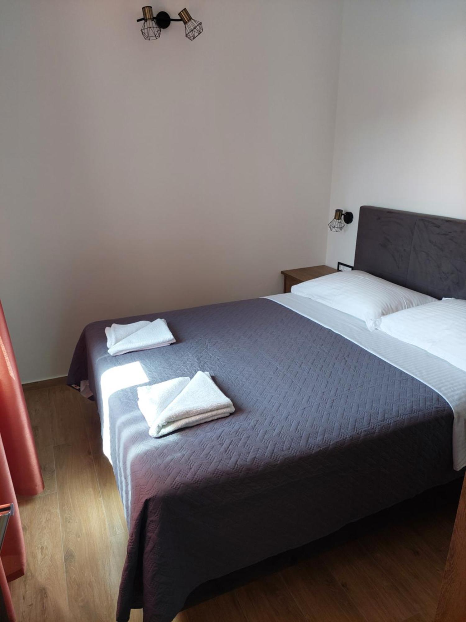 Apartmani Karla Paklenica Starigrad Paklenica Εξωτερικό φωτογραφία