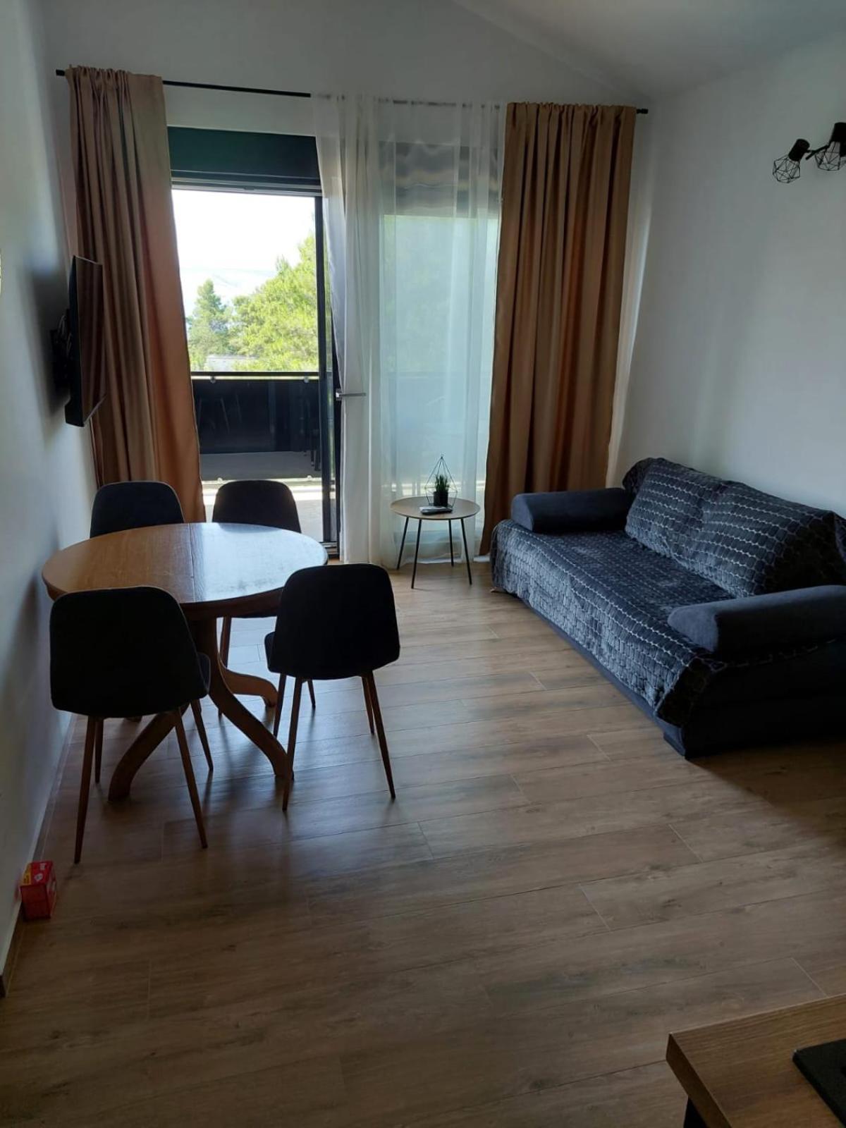 Apartmani Karla Paklenica Starigrad Paklenica Εξωτερικό φωτογραφία